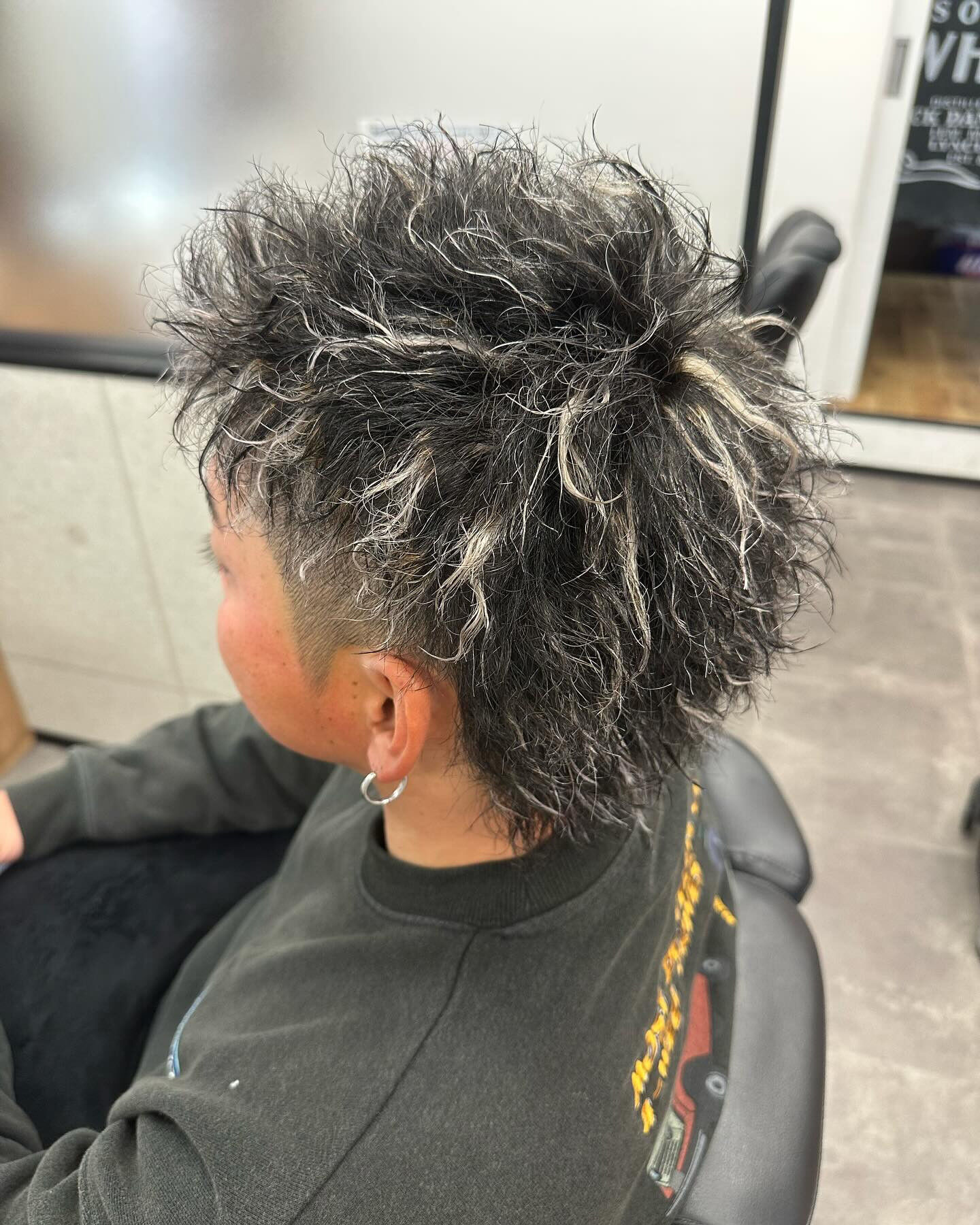 💇‍♂️✨松戸 五香でスタイリッシュに！男のカットはただのカ