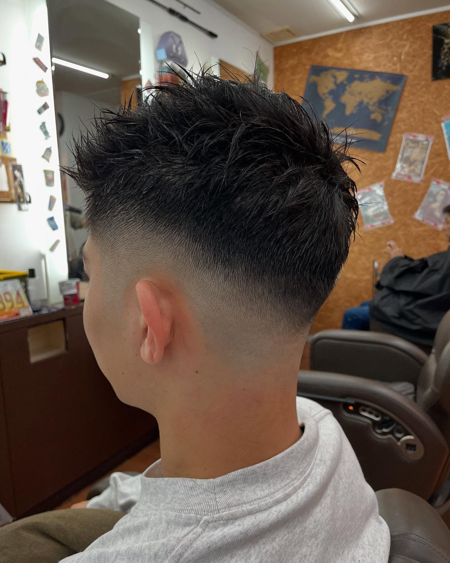 こんにちは、みなさん！✨鎌ヶ谷でスタイリッシュなヘアカットを