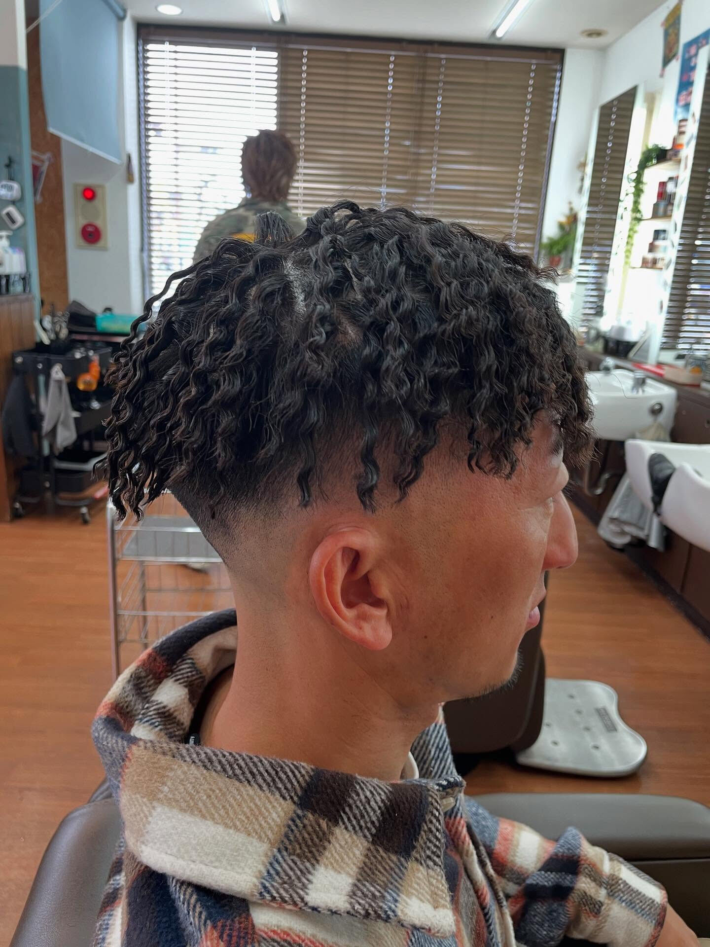 ✨ 皆さん、こんにちは！おしゃれな髪型で周りから一目置かれた