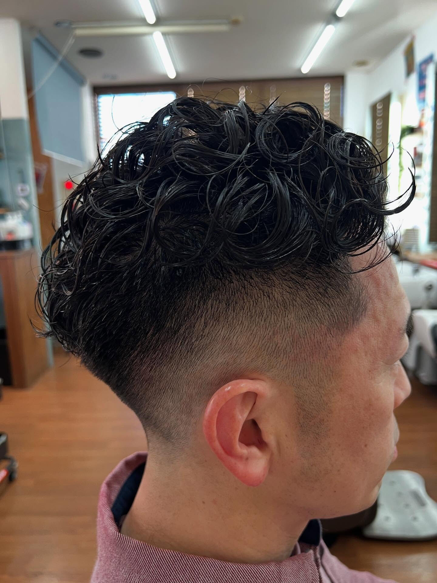 男性のヘアスタイルは、個性を表現し、印象を大きく左右する重要