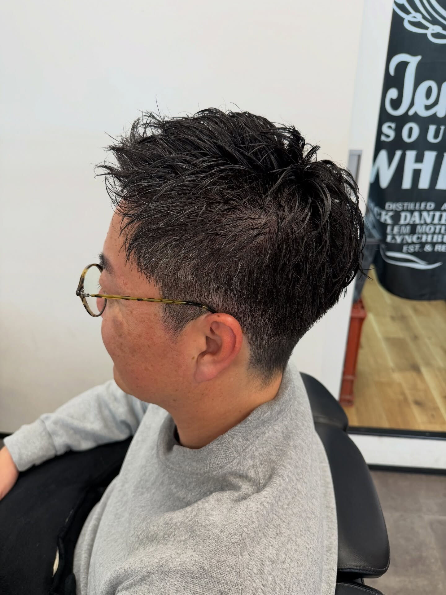 グレイヘアでも輝こう✨イケおじ達のための特別な空間、五香のメ