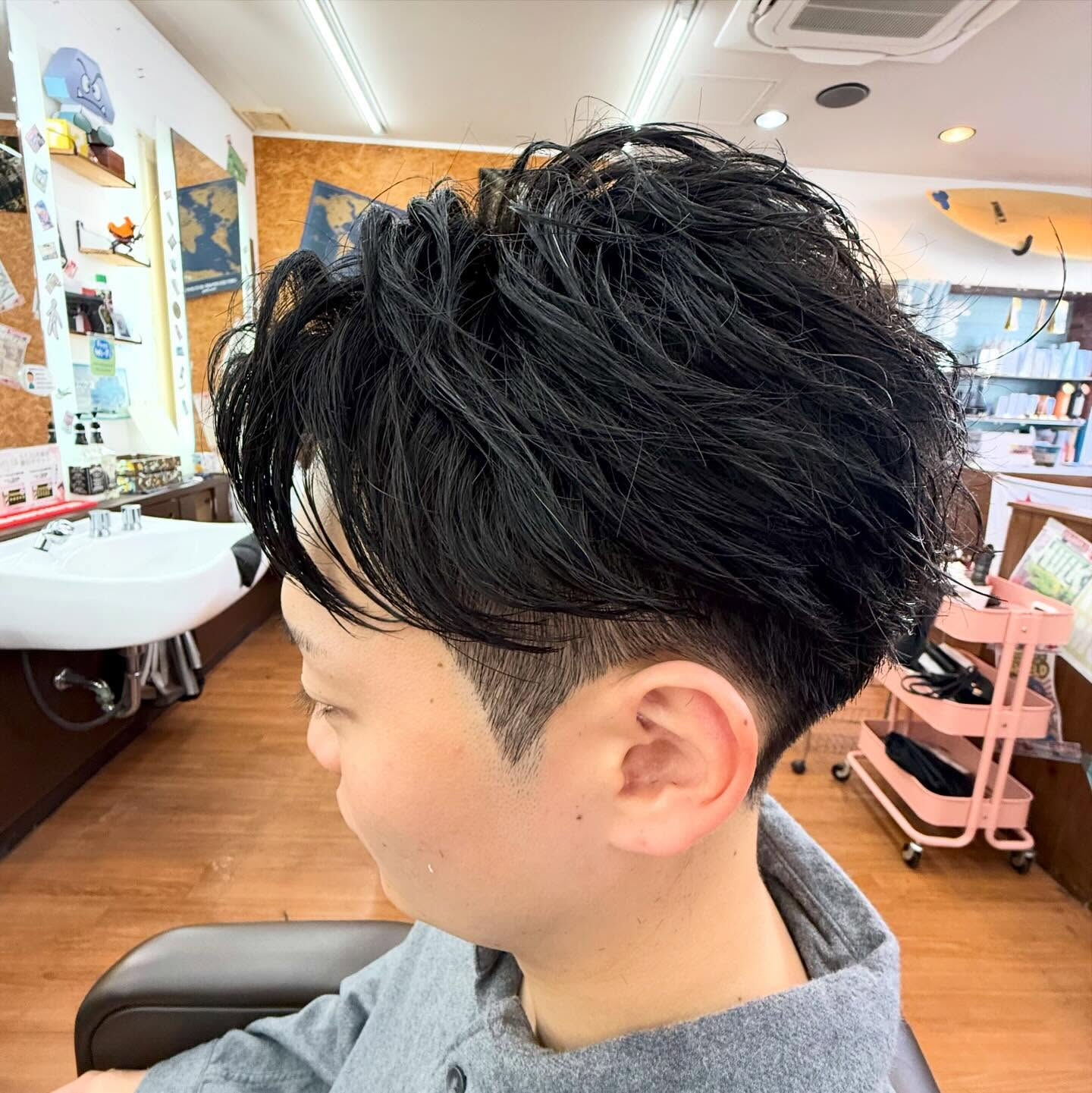 鎌ヶ谷BATONで、スッキリとしたフェザーショートを体験しま