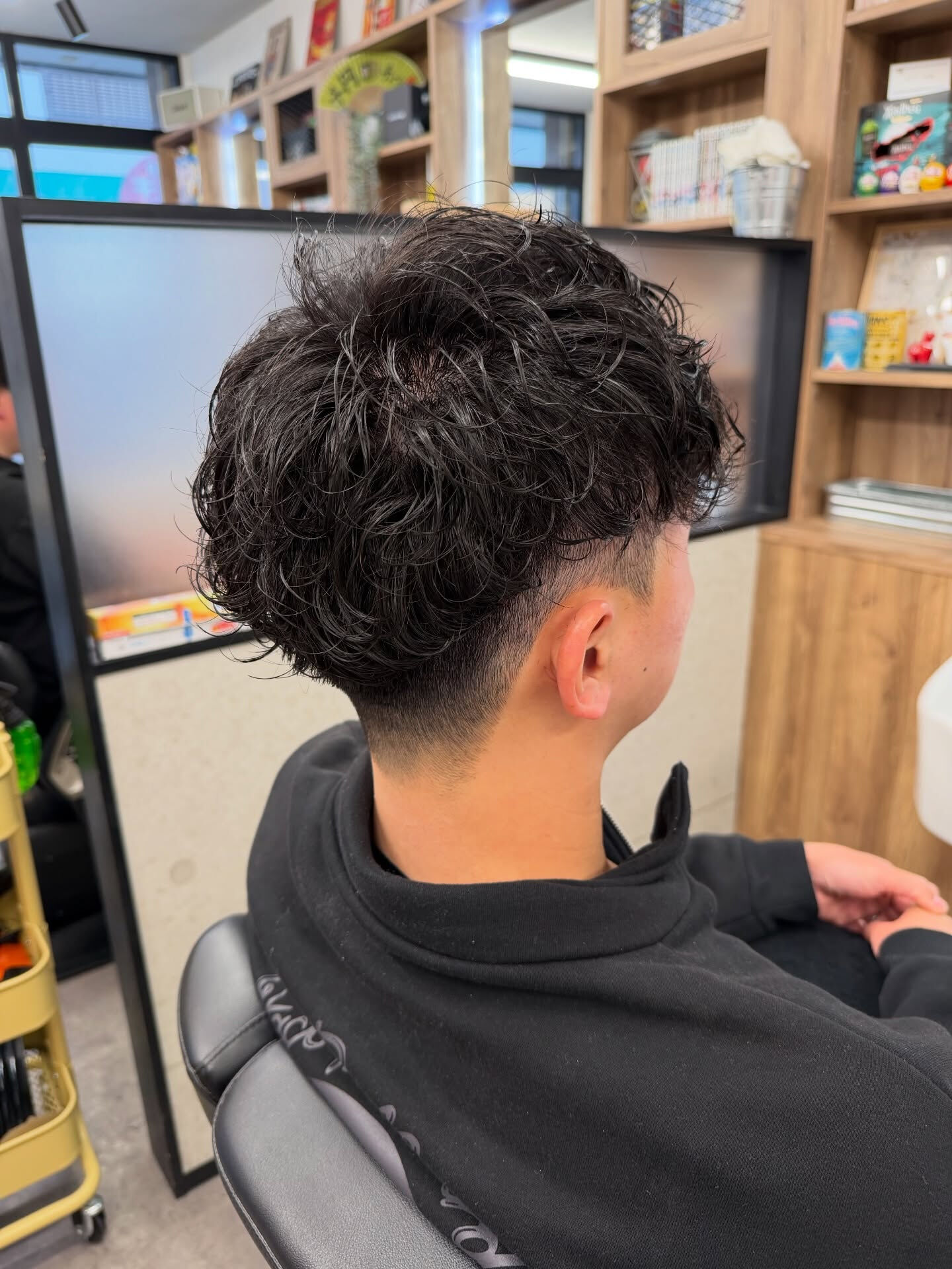 松戸のメンズ、注目！🚀シャドウパーマでスタイルにバチバチの動